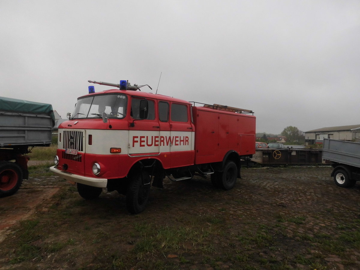 W50 LA Feuerwehr am Egelner Bahnhof am 6.5.17