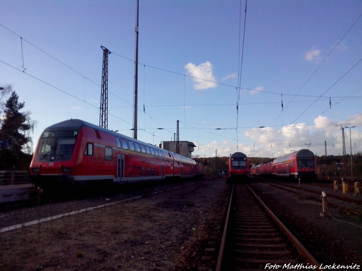 Whrend des Bahnstreiks standten 2 Zge der Linie S7 abgestellt im Bahnhof Halle-Nietleben am 8.11.14