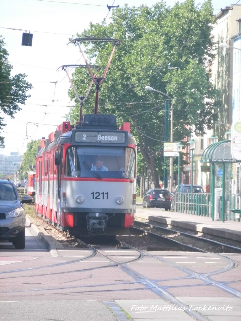 Wagen 1211 an der Haltestelle Damaschkestrae 15.6.15