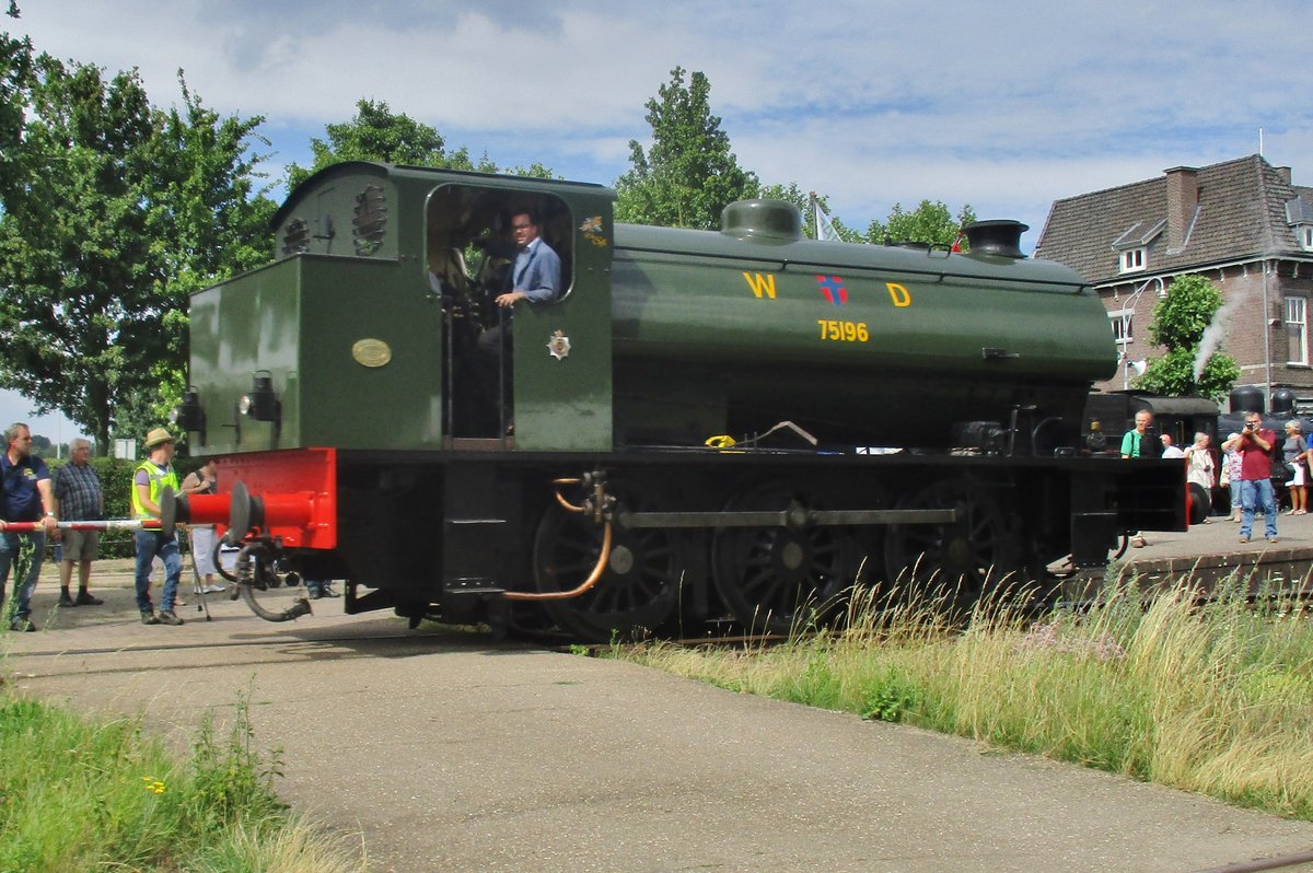 War Department 75196 -heute in Besitz der SCM (Stoomcentrum Maldegem in Flandern) lauft um in Simpelveld am 8 Juli 2017.