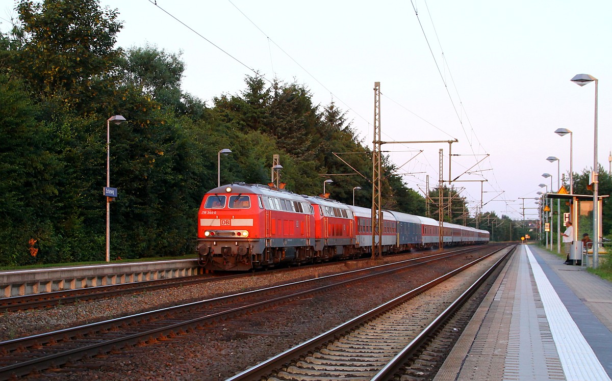 Welchen Grund auch immer es hatte, gestern Abend brachten die 218 344 und 321 den Leer-CNL(13399)von Hamburg nach Flensburg. Schleswig 18.07.2014