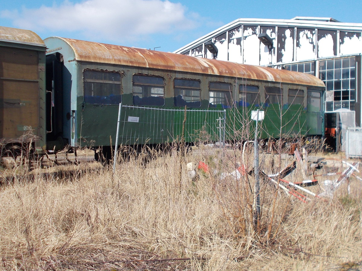 Wer in Basdorf ist,sollte einen Besuch im dortigen Eisenbahnmuseum direkt am Bahnhof machen.Für drei Euro bekommt man eine einstündige Führung durch das Museum.Beim Rundgang findet man auch in einer unbeachteten Ecke diesen Bag.Aufnahme am 26.März 2016.