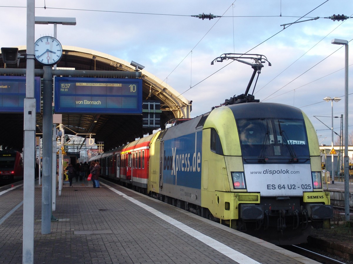 Wer die BoxXpress auf der RB 20 sucht,sucht vergebens... Sie fährt jetzt den HKX von Hamburg nach Köln und zurück. Das Bild wurde am 17.01.2014 im Hauptbahnhof von Halle gemacht.