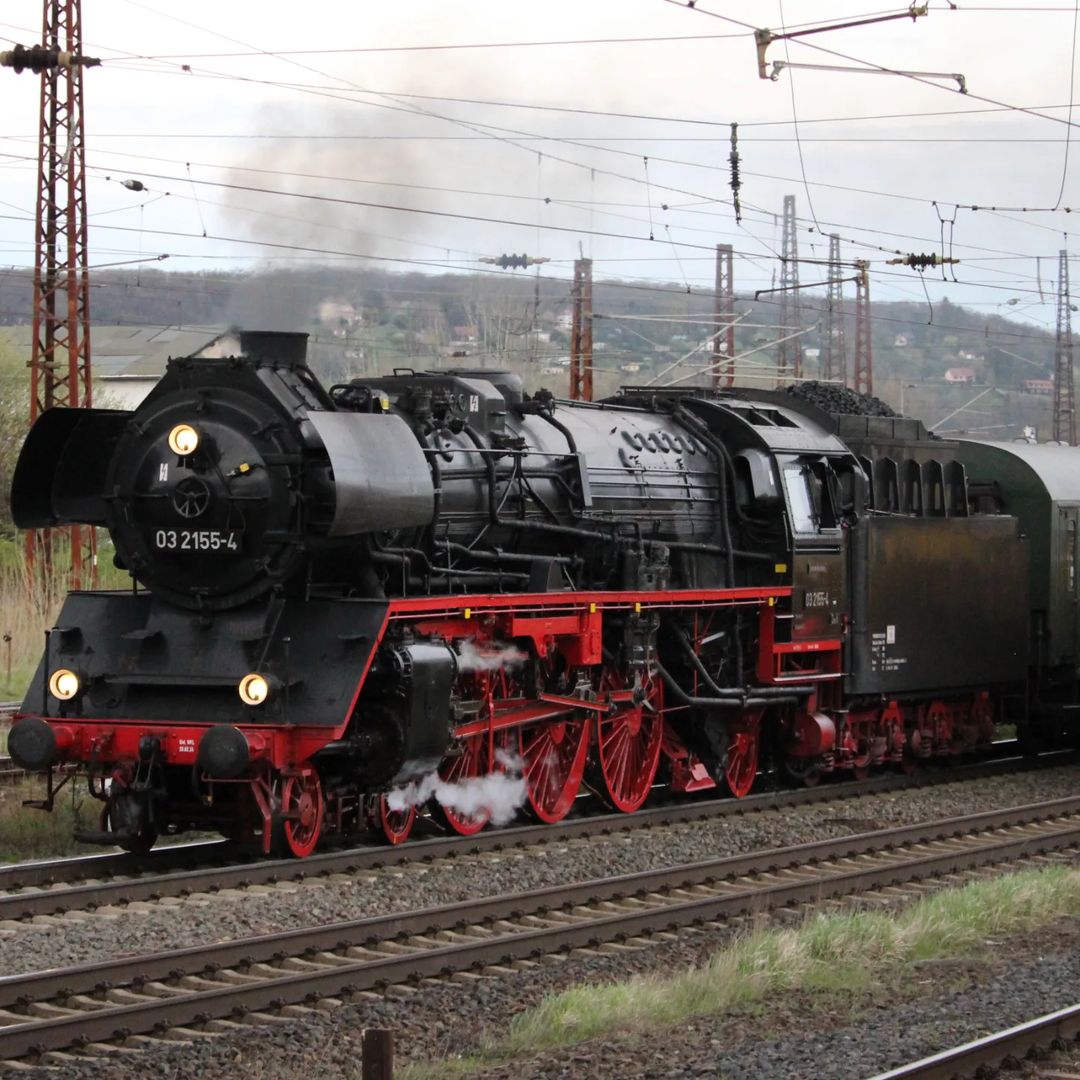 WFL 03 2155-4 mit dem DPE 34089 von Berlin-Schöneweide nach Saalfeld (S), am 05.04.2024 in Naumburg (S) Hbf. (Foto: https://www.instagram.com/zugwelt_naumburg/)