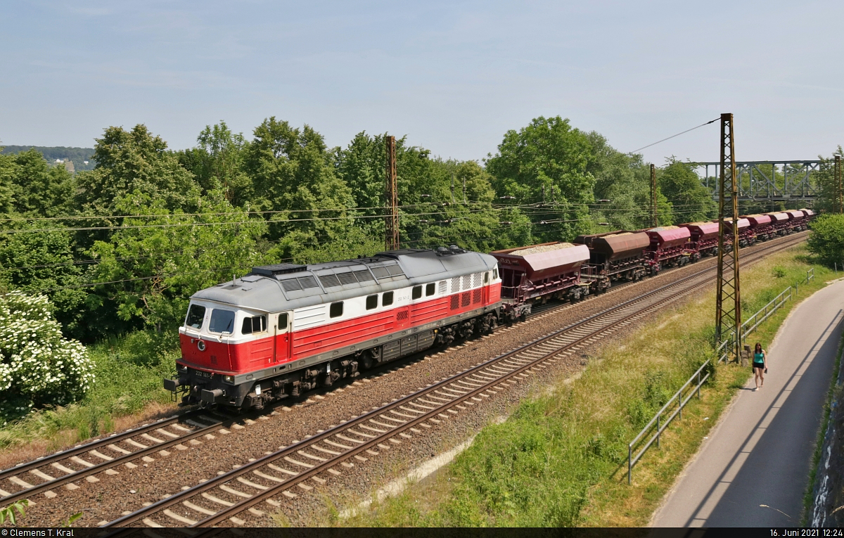 WFL 232 141-2 mit einem Kieszug Richtung Bad K�sen, am 16.06.2021 in Naumburg Hbf. (Foto: Clemens Kral)