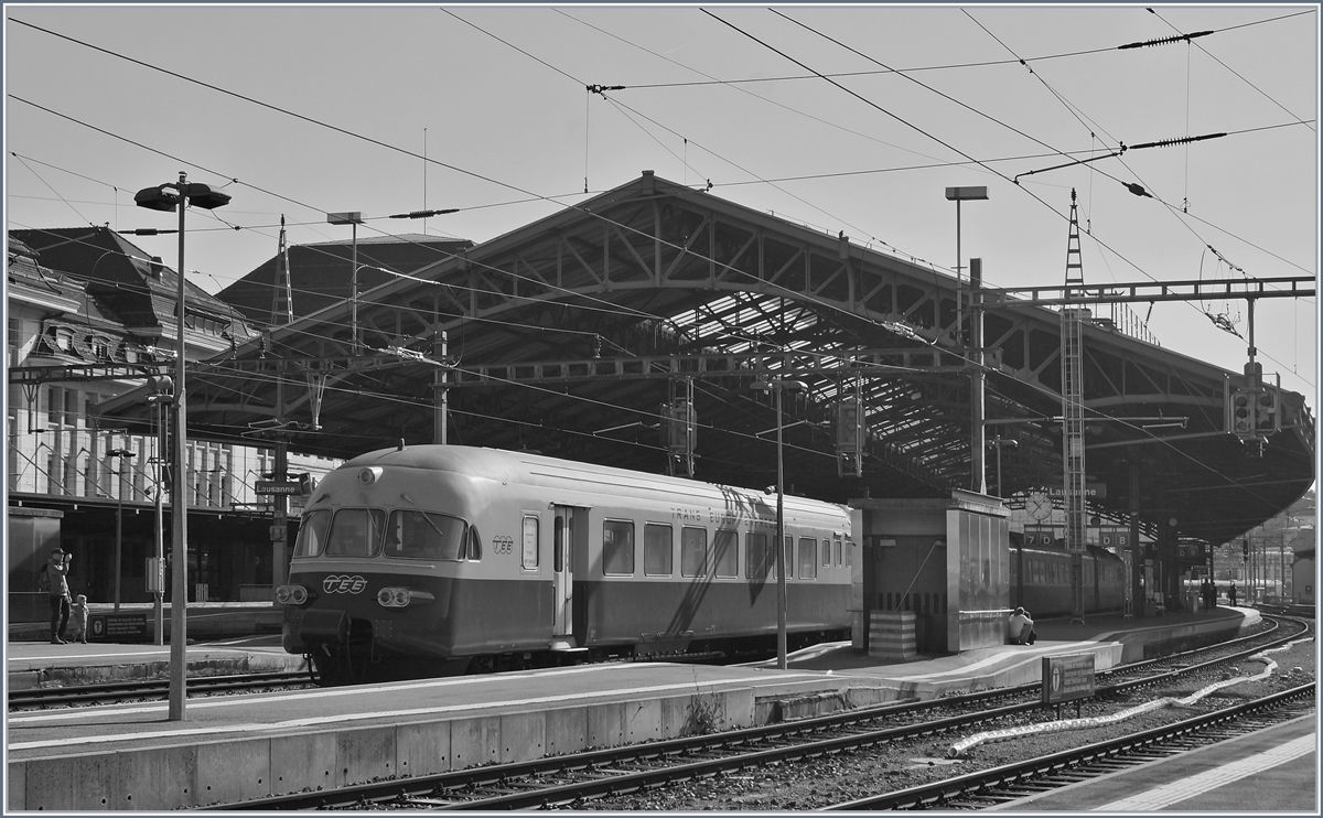 Wie in alten Zeiten, als die formschönen RAe TEE II täglich auf ihrer Fahrt von Milano nach Paris den Bahnhof Lausanne bedienten.

31. März 2019