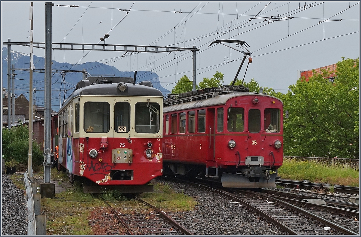 Wie heute erfahren, wurde leider nicht nur die FO HG 3/4 in Vevey verladen, sondern auch der CEV BDeh 2/4 N° 75; Reiseziel unbekannt...
Somit wird dies wohl eines der letzen Bilder sein, welche einen de Jahrelang die CEV prägende A7 zeigt.
Somit ist hier nicht der CEV BDeh 2/4 Motiv ergänzend, sondern diese Rolle komme dem RhB 4/4 35.
Vevey, den 28. Mai 2018

