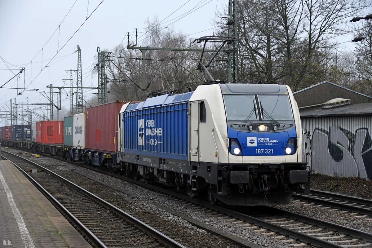 WLB 187 321 fuhr mit einen containerzug durch hh-harburg,16.12.20