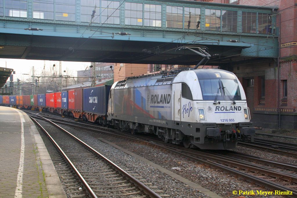 WLC 1216 955  Roland  mit Containerzug am 17.03.2015 in Hamburg-Harburg auf dem Weg nach Hamburg-Waltershof