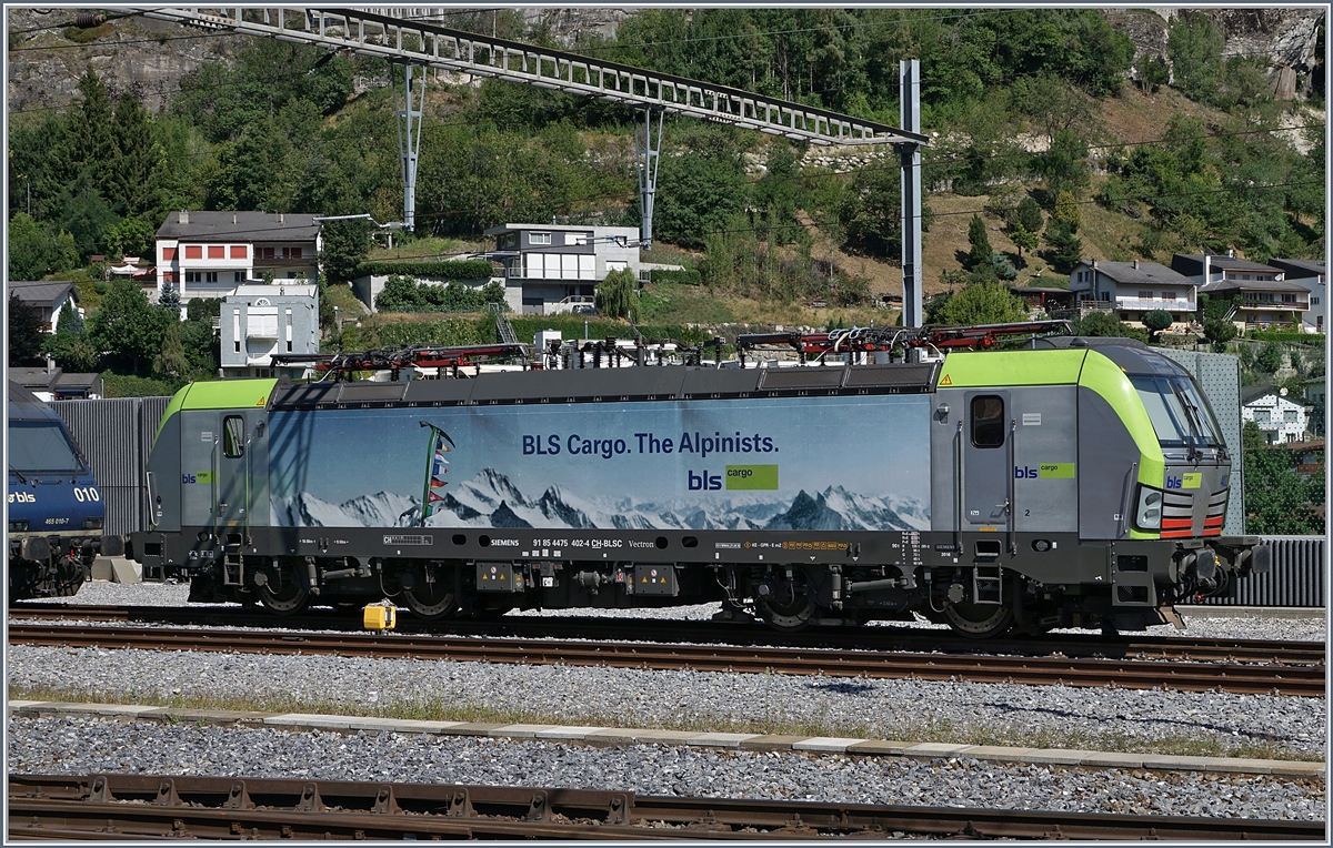Wochendendruhe der BLS Re 475 402 (UIC 91 85 4475 402-4 CH-BLSC) in Brig.
22. Juli 2017