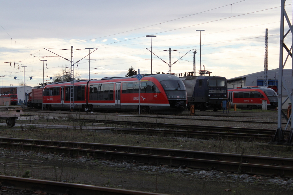 Wochenend-Ruhe fr 642 579 und 143 916-5 im BW Rostock Hbf.