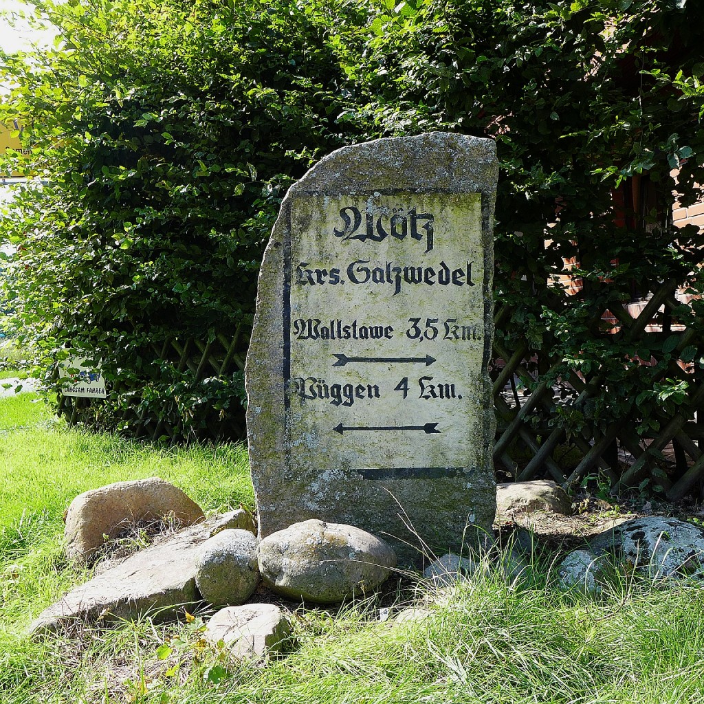 Wötz im Altmarkkreis Salzwedel, historischer Wegweiser.