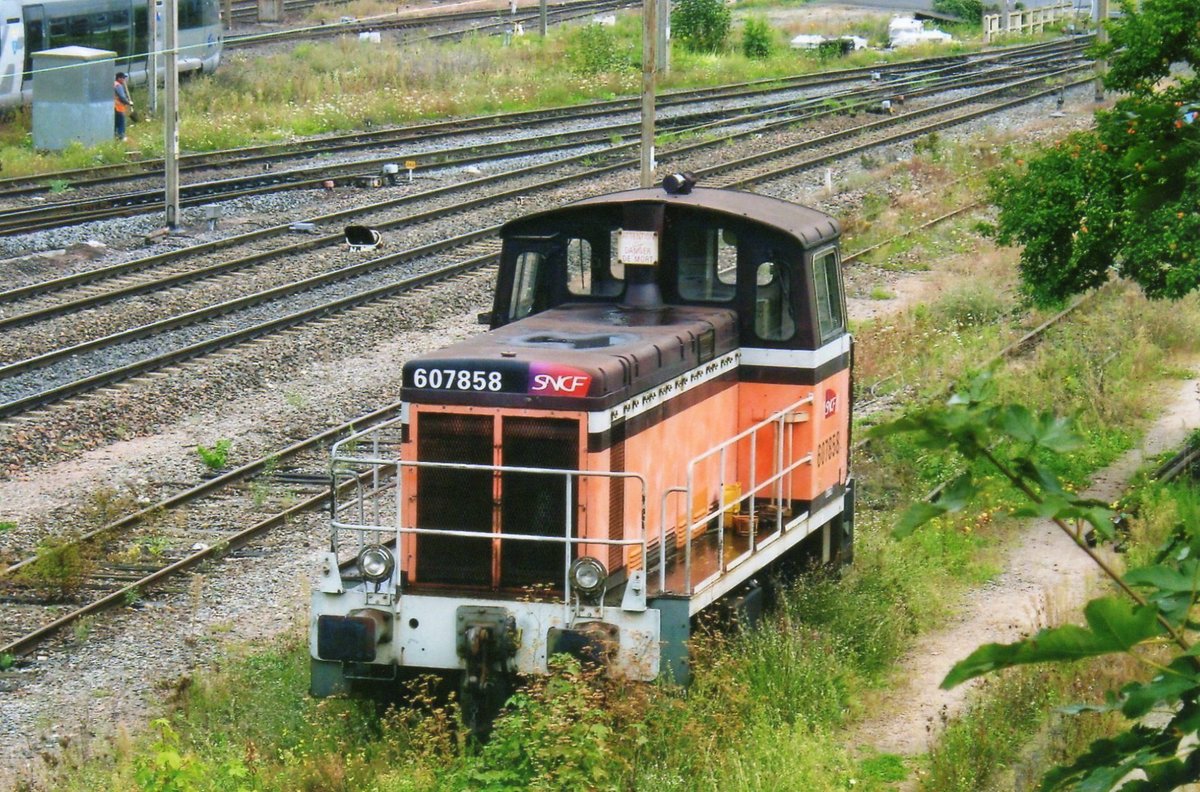 Y 7858 macht Pause in Mulhouse am 24 September 2010.