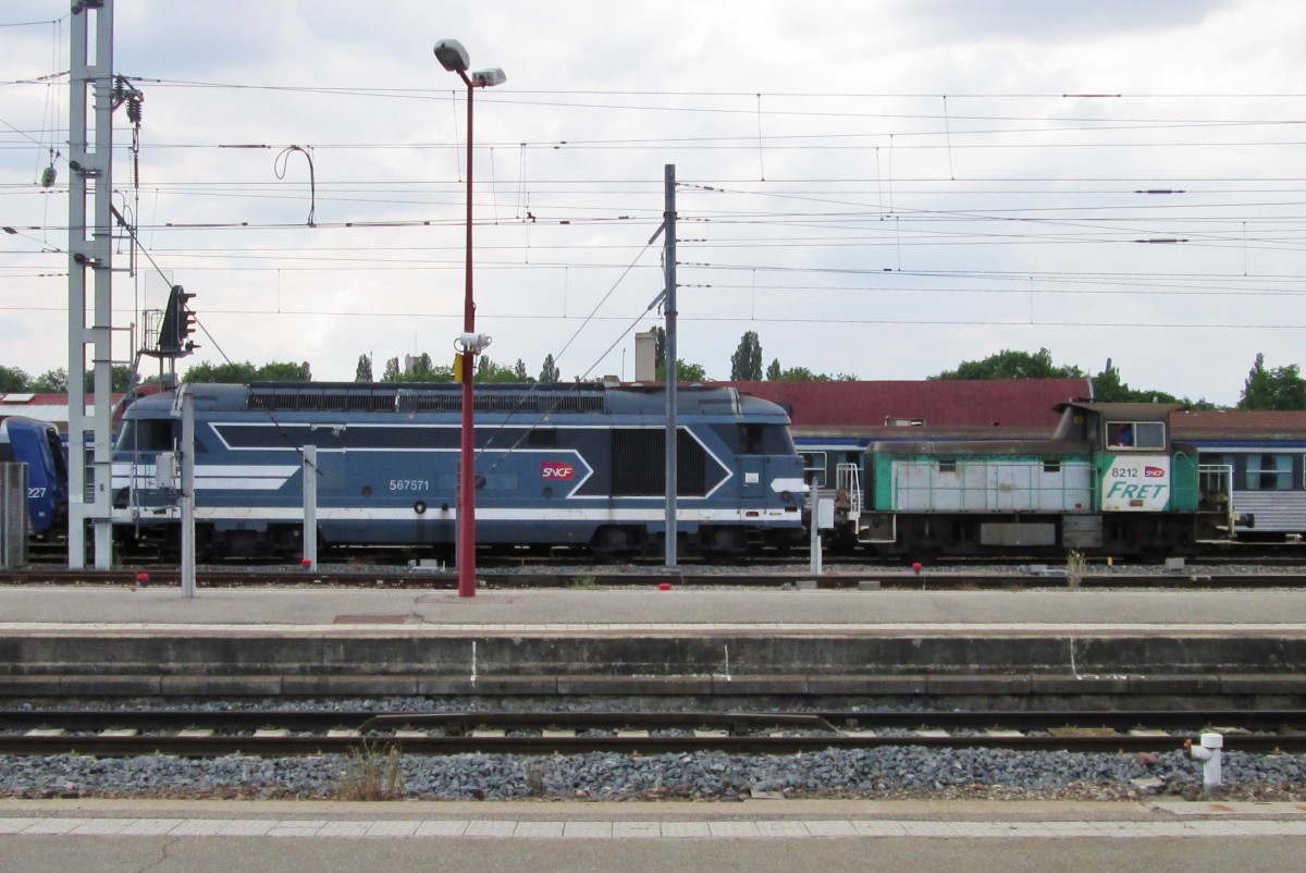 Y 8212 in FRET-Farben rangiert in Sytrassbourg Gare centrale am 1 Juni 2014.