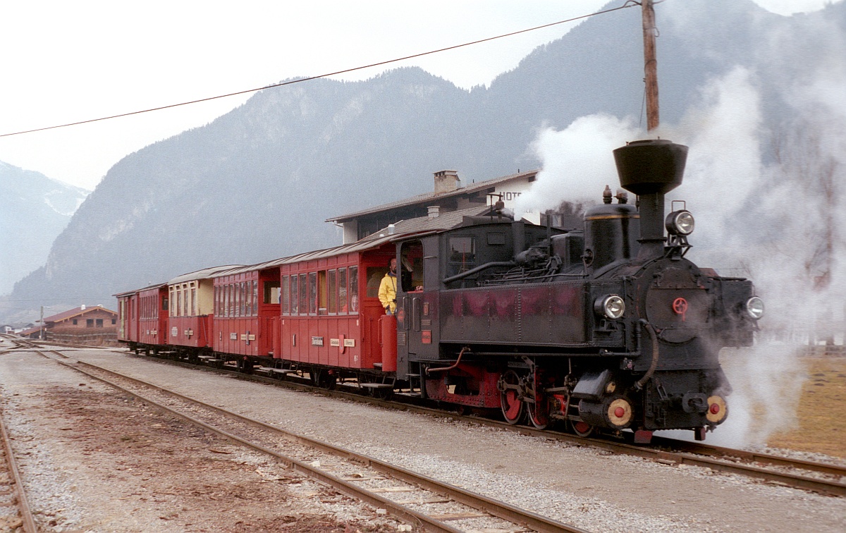 Zillertalbahn: ZB 2 Schlitters 02.03.1985