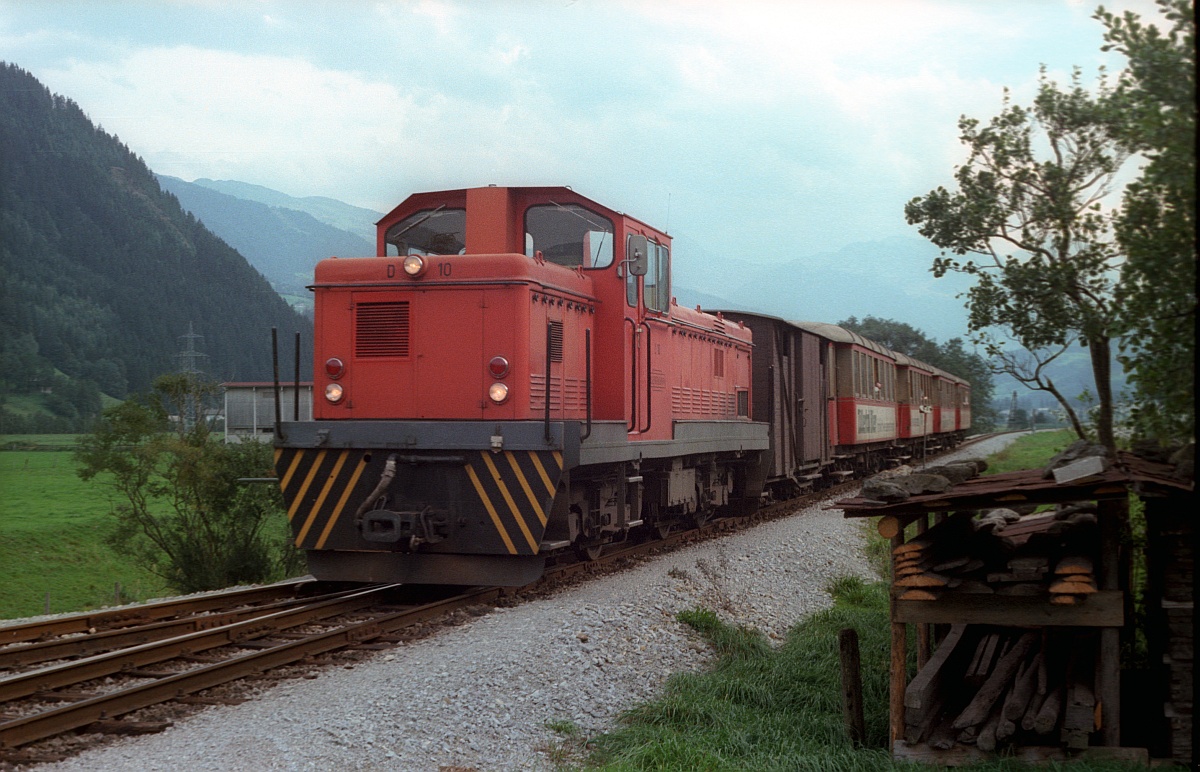 Zillertalbahn: ZB D10 (ex JZ 740-004) Einfahrt Uderns 10.09.1983