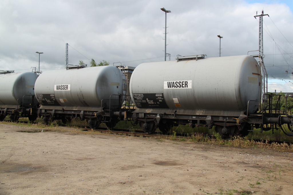 Zkks-Kesselwagen am 26.06.2016 im Rostocker Hbf abgestellt.