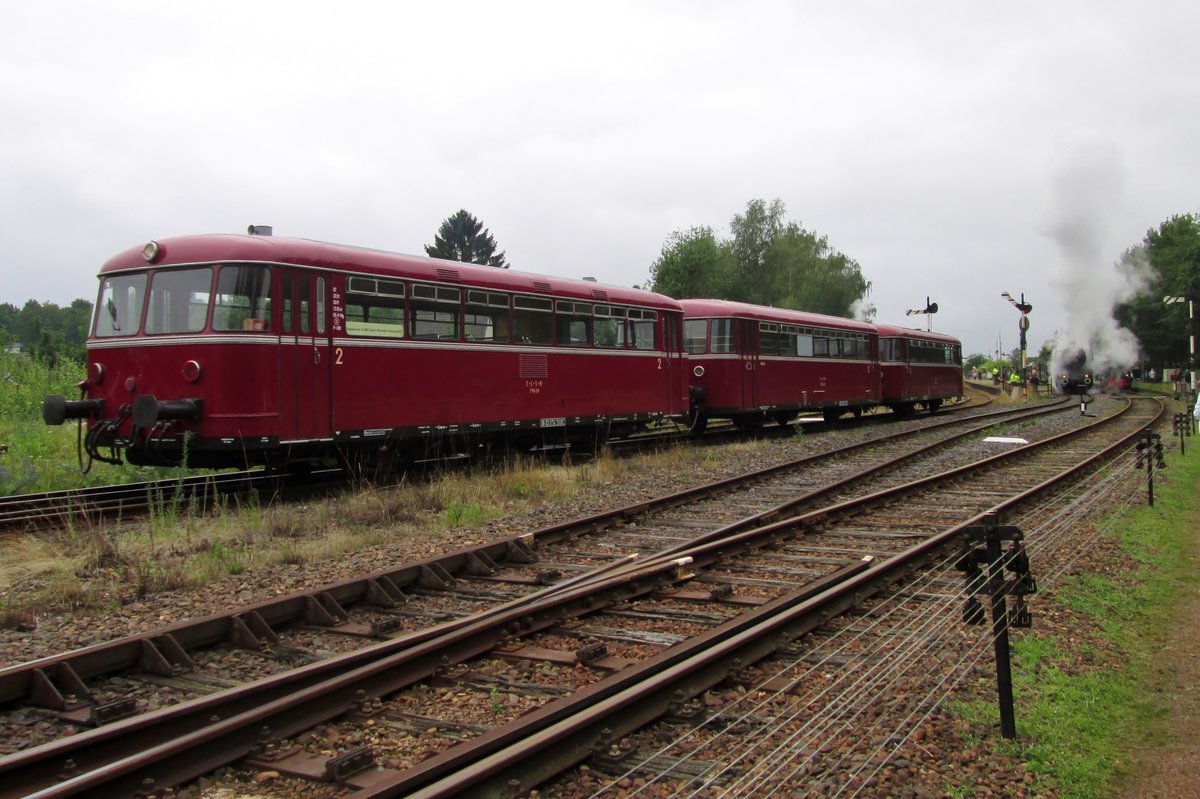 ZLSM-Schienenbus 798-9 verlässt Simpelveld am 12 Juli 2014. 