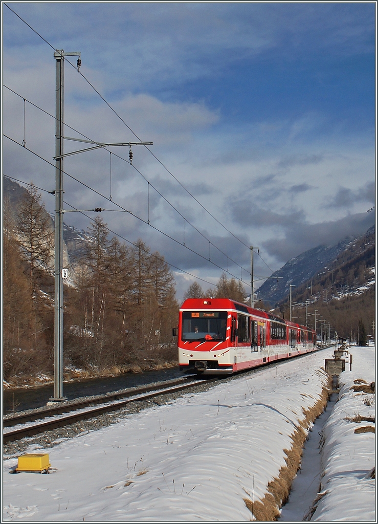 Zwei  Kometen  auf dem Weg nach Zermatt kurz vor Tsch.
28. Jan. 2015