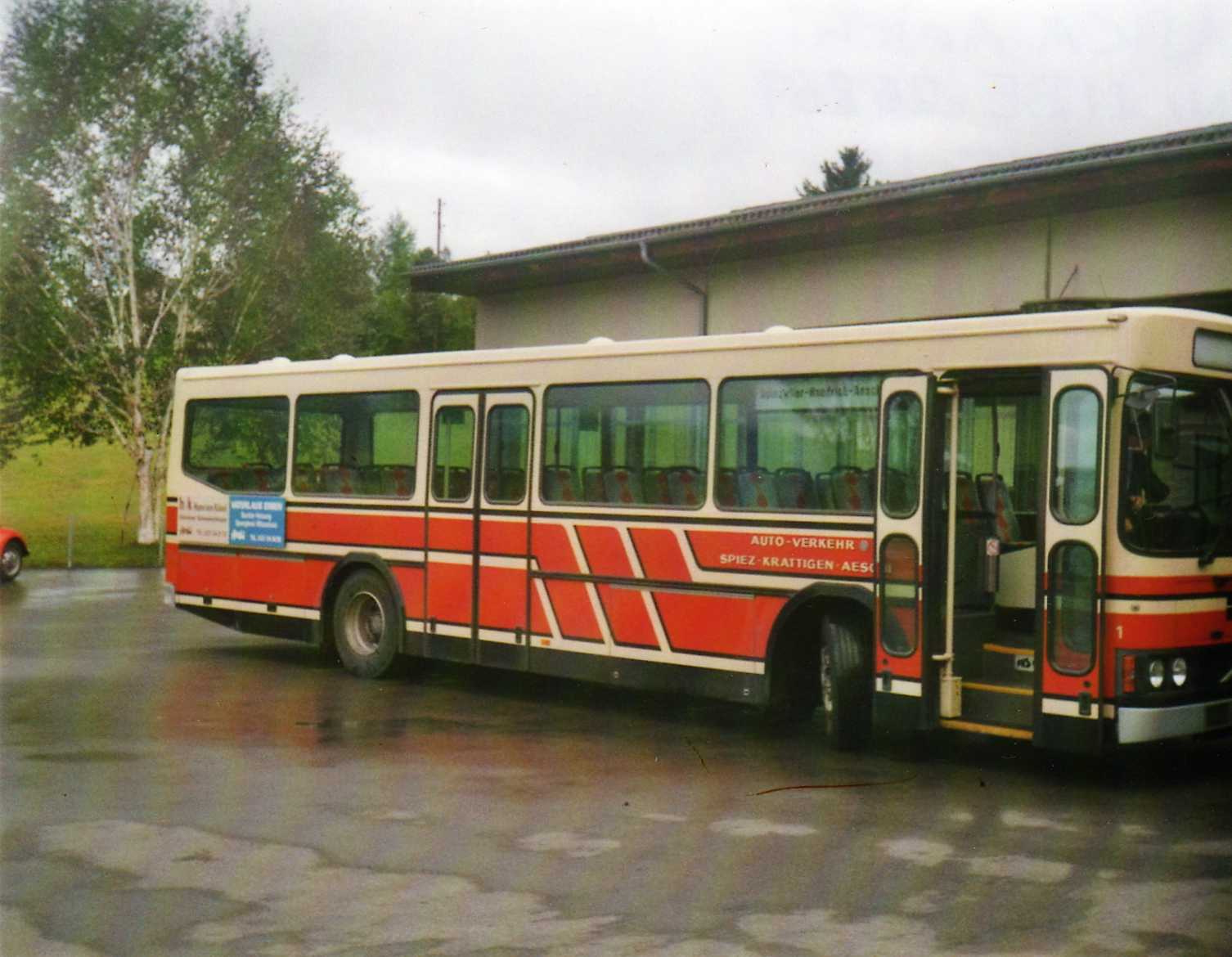 (019'337) - Aus dem Archiv: ASKA Aeschi - Nr. 1/BE 26'869 - Volvo/FHS am 13. September 1997 in Aeschi, Garage