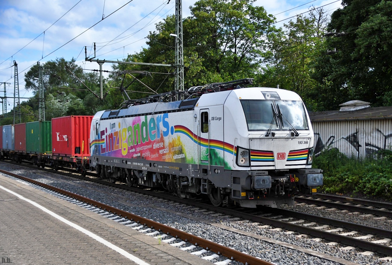 193 366 zog einen containerzug durch hh-harburg,24.11.22