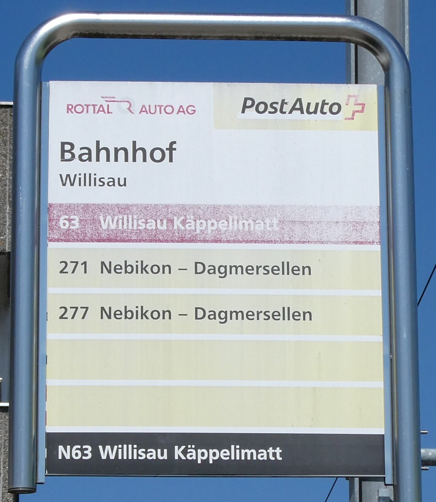 (286'272) - ROTTAL AUTO AG/PostAuto-Haltestellenschild - Willisau, Bahnhof - am 21. April 2026