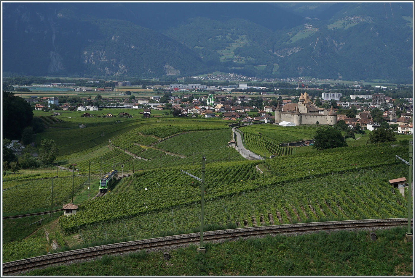 An praktisch derselben Stelle wie beim vorhergegangen Bild zeigt sich  der TPC ASD ABe 4/8 471 erneut, nun auf der Fahrt von Aigle nach Les Diablerets.  

3. Aug. 2024 