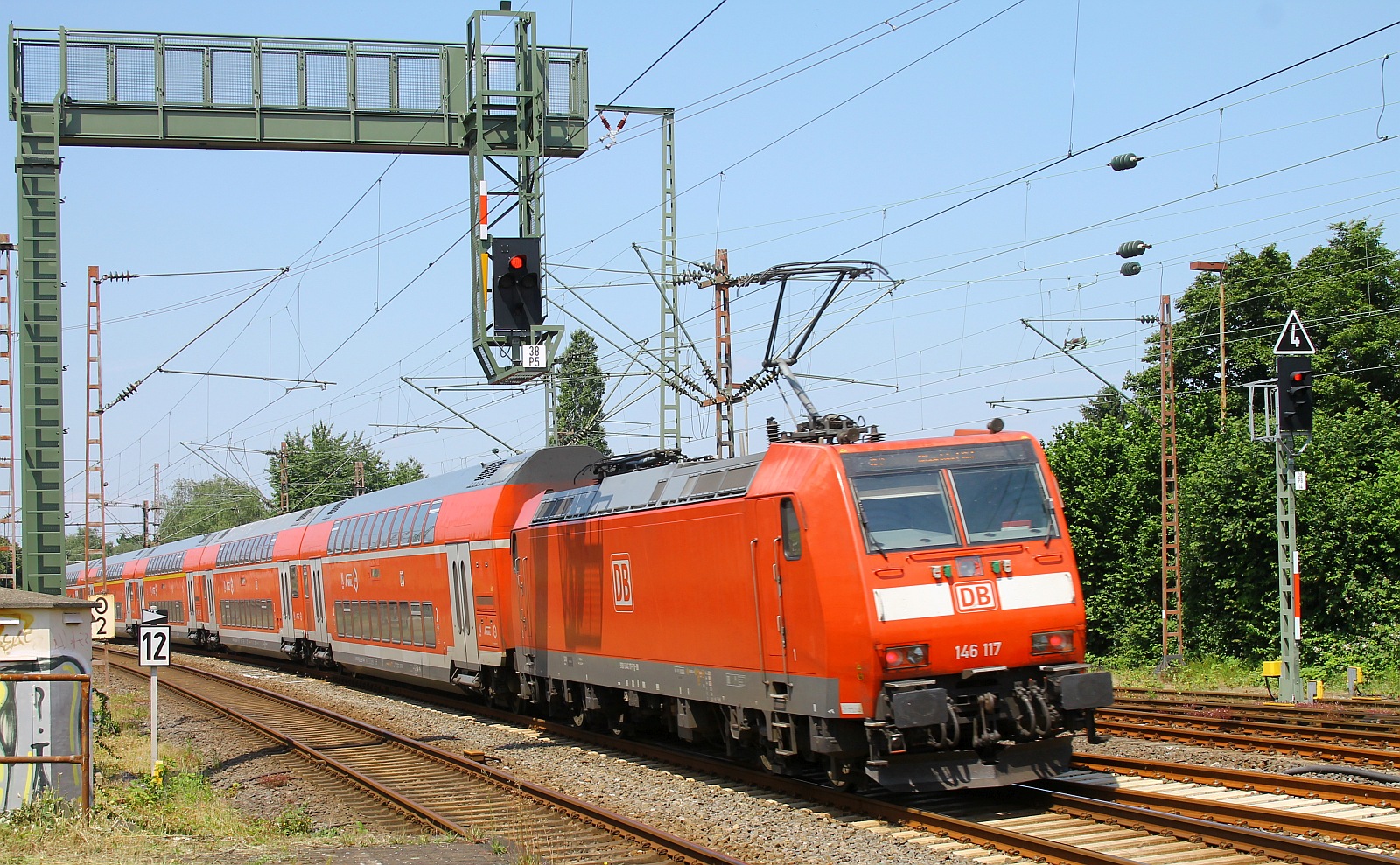 DB 146 017 schiebt Dosto-RE Mülheim-Styrum 07.06.2024
