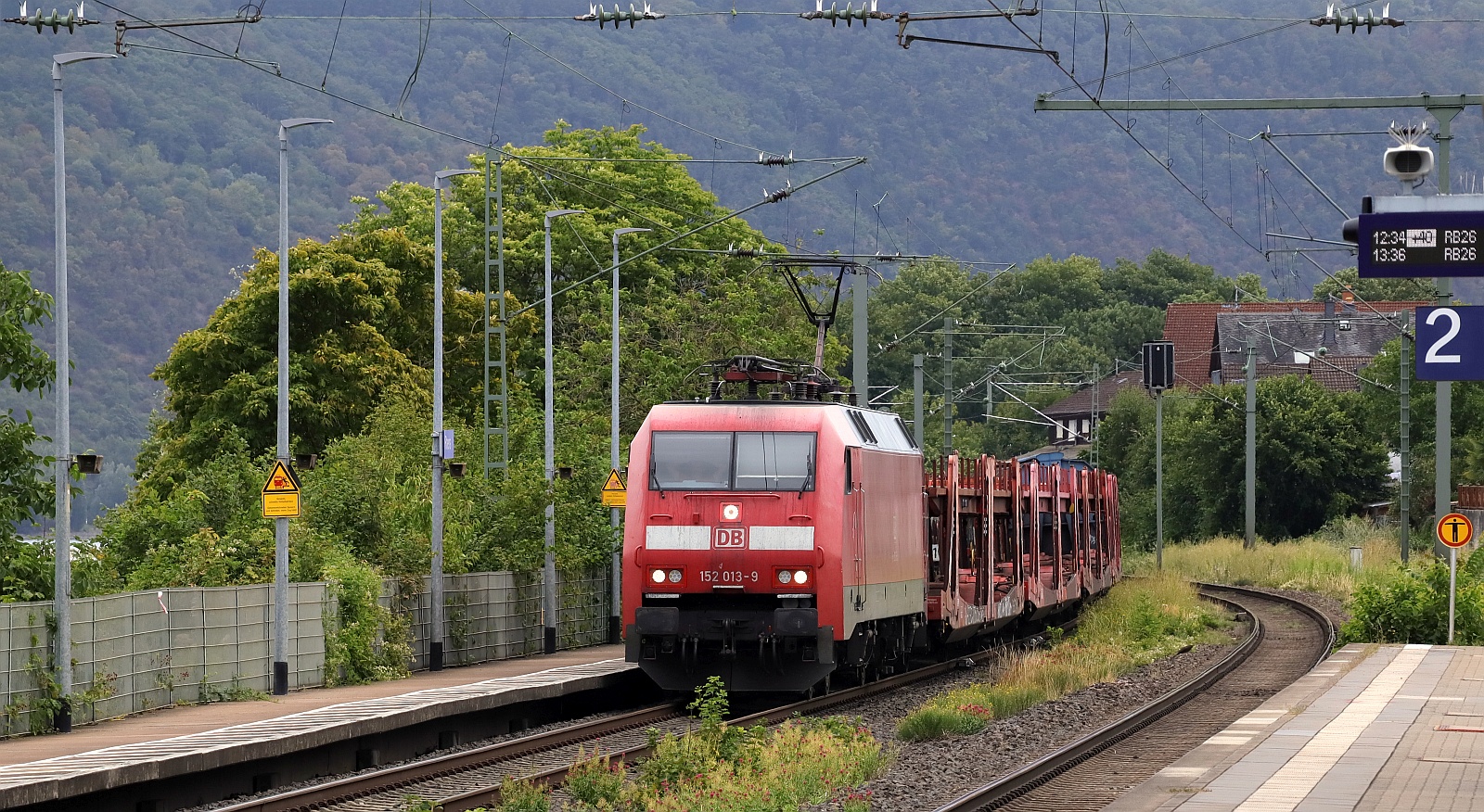 DB 152 013-9 mit G�terzug Einfahrt Rhens 20.07.2026 (c)N.M