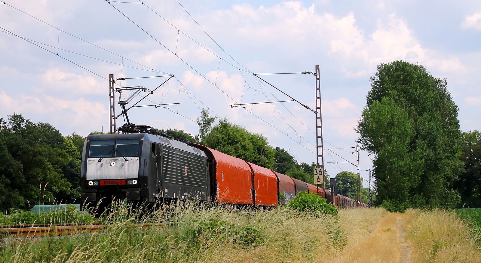 DB 189 095-3 mit Güterzug Richtung Niederlande Meerhoog 15.06.2023