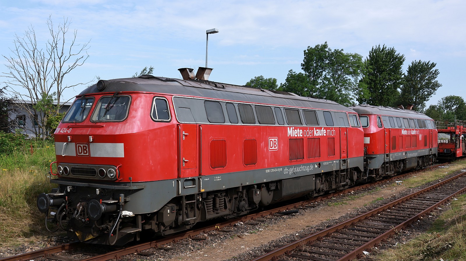 DB 218 424-0 REV/LHG9/21.05.24 und 218 425-7 REV/LHG9/10.06.24 abgestellt im Gbf Nieb�ll. 12.07.2026