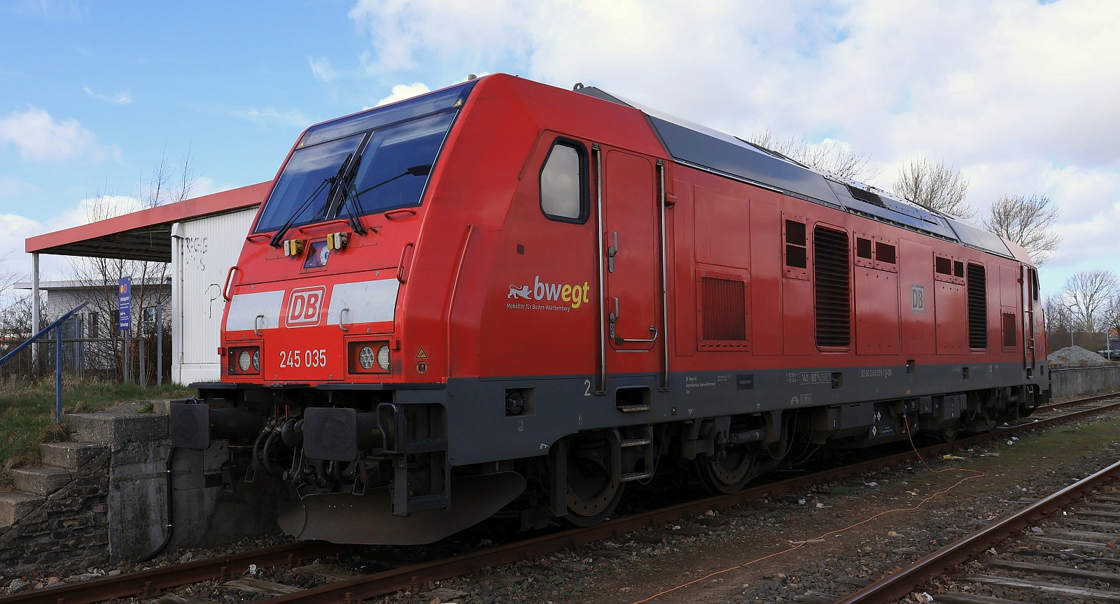 DB 245 035-1 REV/BCS X/25.03.24 der DB Regio AG Regionalverkehr Baden-Württemberg Ulm abgestellt im Gbf Niebüll. 27.03.2026