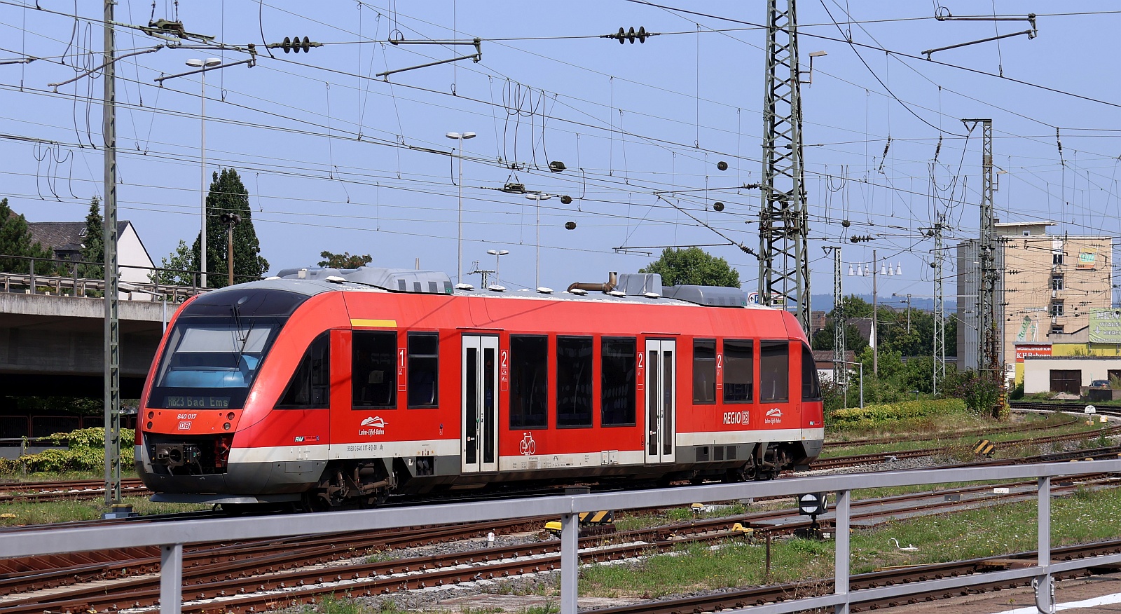 DB 640 017-9  Lahn-Eiffel-Bahn als RB 23 nach Bad Ems Ausfahrt Koblenz Hbf. 12.08.2025 