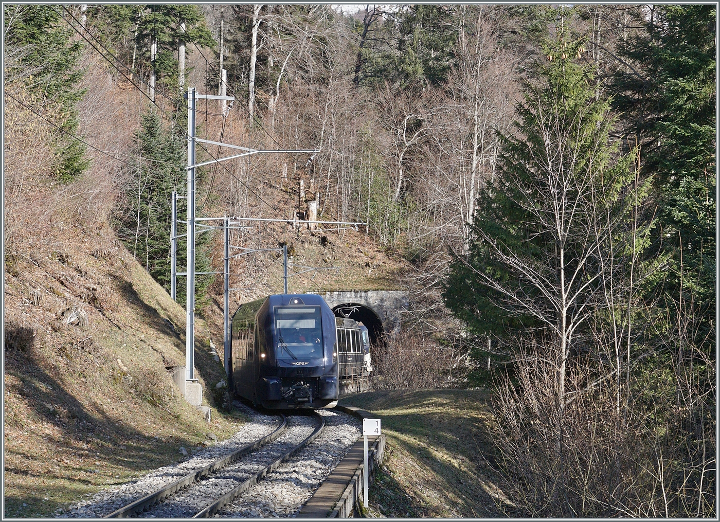 Der GoldenPass Express GPX von Interlaken Ost nach Montreux ist kurz vor Les Avants schon fast am Ziel seiner schönen Reise. 

28. Jan. 2024