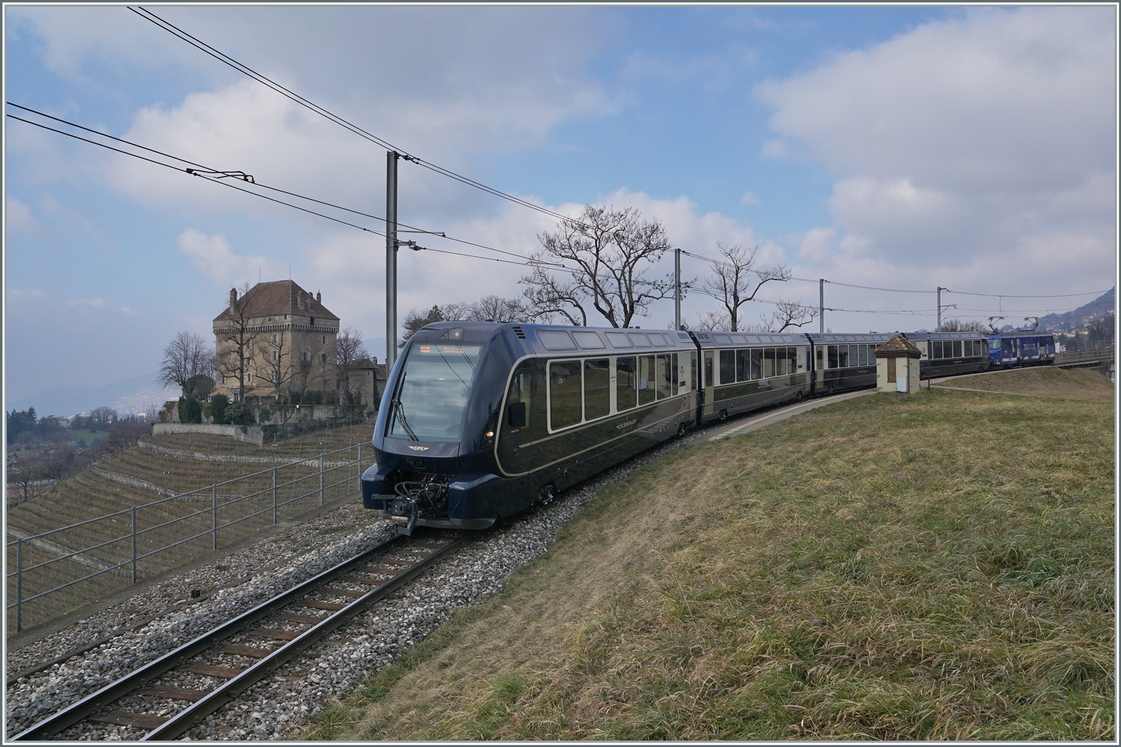 Der MOB Spurwechsel Zug GPX 4065 von Interlaken nach Montreux ist bei Châtelard VD schon fast am Ziel seiner Reise.

8. Feb. 2023