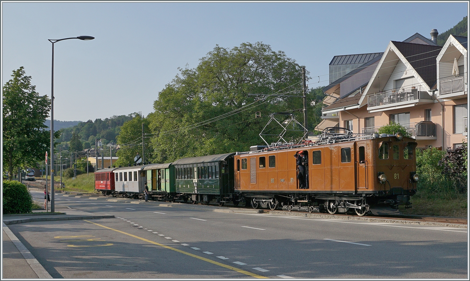 Die Bernina Bahn Ge 4/4 81 frht mit der Komposition des Riviera Belle Epoque als Leermaterial von Blonay nach Chaulin damit wird das wunderschne und unvergessliche  Festival Suisse de la vapeur / Schweizer Dampffestival 2023  der Blonay-Chamby Bahn zu Ende. 

Blonay, den 29. Mai 2023