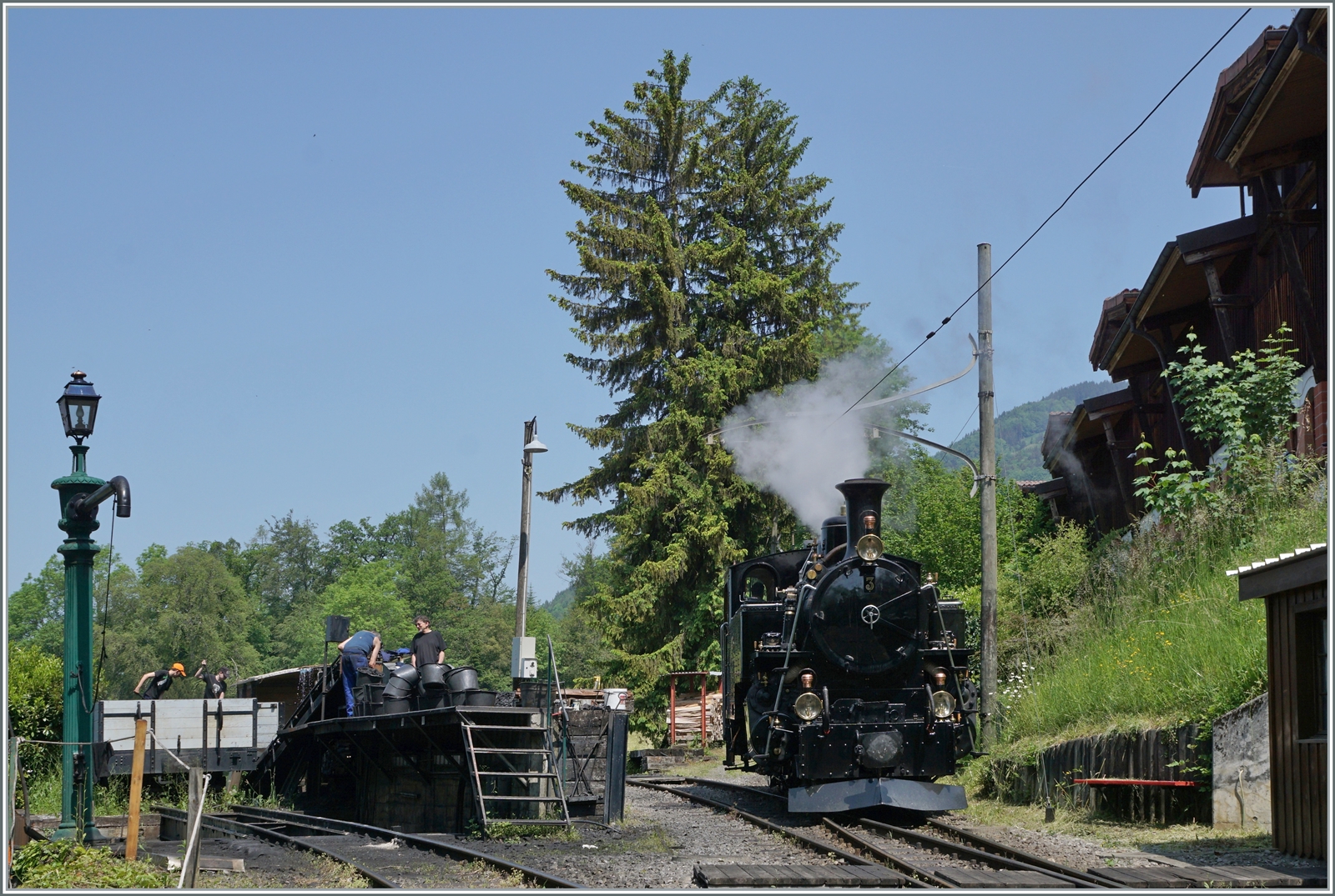 Die mit frischen Vorräten versorgte Lok fährt in den Museumsbahnhof Chaulin zurück. 

29. Mai 2023