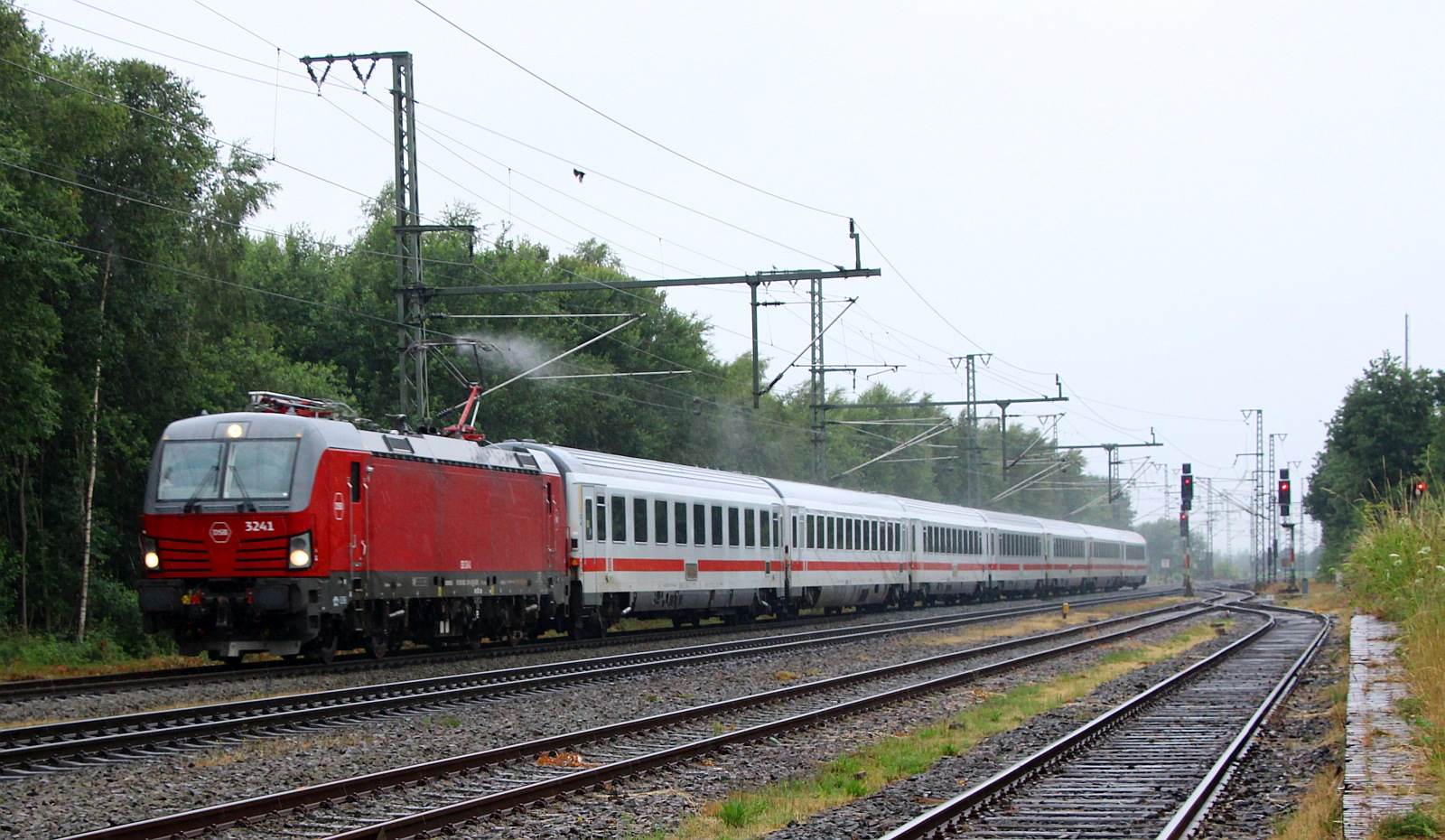 DSB Litra EB 3241 mit IC nach Hamburg. Jübek 01.07.2023