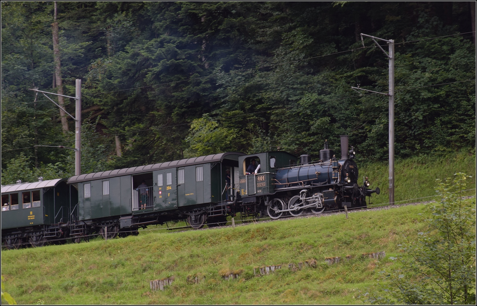 Fahrtag im Zürcher Oberland. 

Ed 3/3 401 der UeBB im Weidli bei Bauma. Juli 2023.