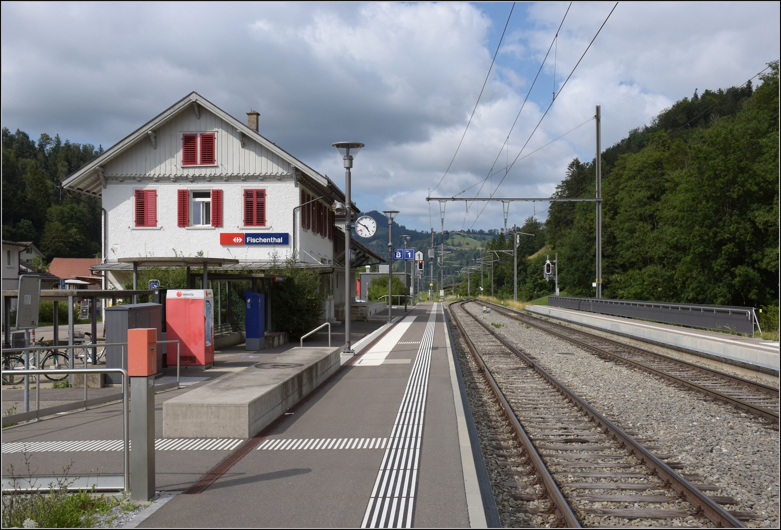 Fischenthal an der Tösstalbahn. Juli 2023.