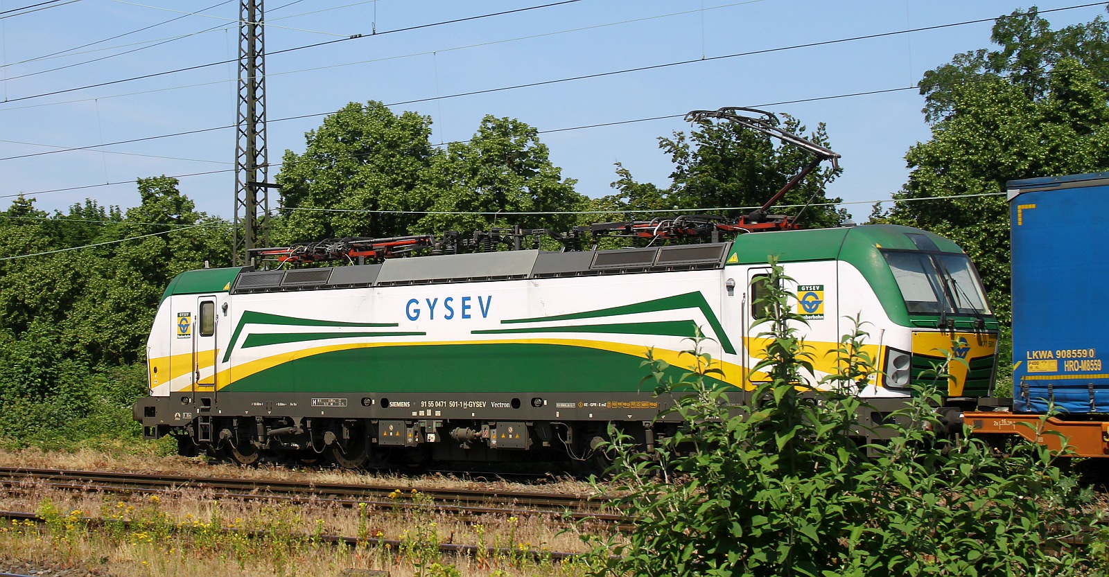 GYSEV 471 501-1, REV/MMAL/09.05.17, mit Containerzug Duisburg-Hochfeld Süd 17.06.2023