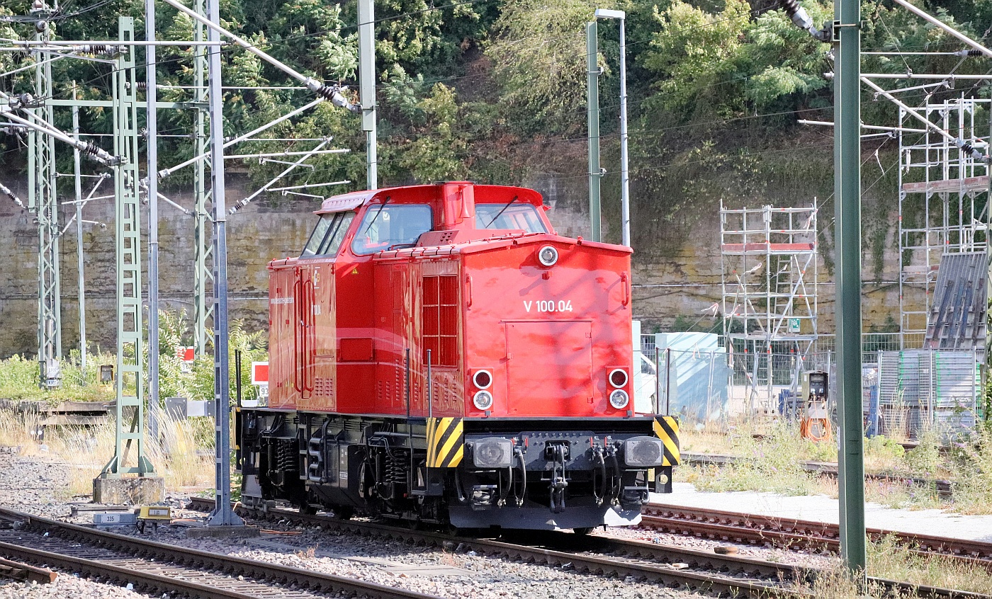 HGB V100.04 gebaut als DR 110 374-6 umgezeichnet in 112 374-4/202 374-5 umgebaut bei ALS in 1202 374-5 sp�ter 1203 224-1. Mainz Hbf 23.07.2026 (c)N.M