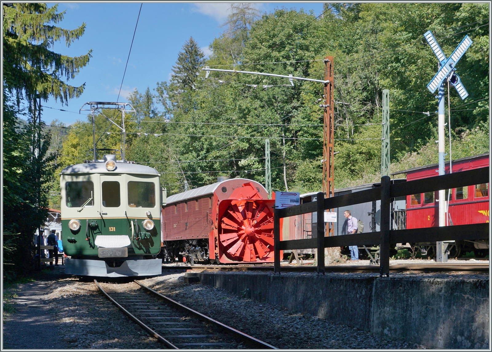  Il était une fois... les années 40 / Es war einmal: die 40er Jahre  - Eine Reise in die Vergangenheit, mit dem damals neuen GFM Ce 4/4 131 (Baujahr 1943 - heute GFM Historique) im Blonay-Chamby Museumsbahnhof Chaulin.

11. September 2022