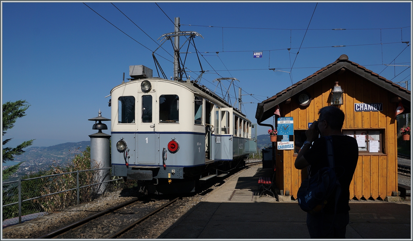  Le Chablais en fête  bei der Blonay Chamby Bahn. Die Eröffnung des ersten Teilstückes der Bex - Villars Bahn vor 125 Jahren, sowie die vor 80 Jahren erfolgte Fusion einiger Strecken im Chablais waren der Anlass zum diesjährigen Herbstfestivals  Le Chablais en fête. Als besondere Attraktion verkehrte der ASD BCFe 4/4 N° 1  TransOrmonan  der TPC mit seinem B 35 als Gastfahrzeug auf der Blonay-Chamby Bahn, hier zu sehen beim Wenden im Chamby für die Fahrt nach Chaulin (ohne den B 12). 

10. September 2023