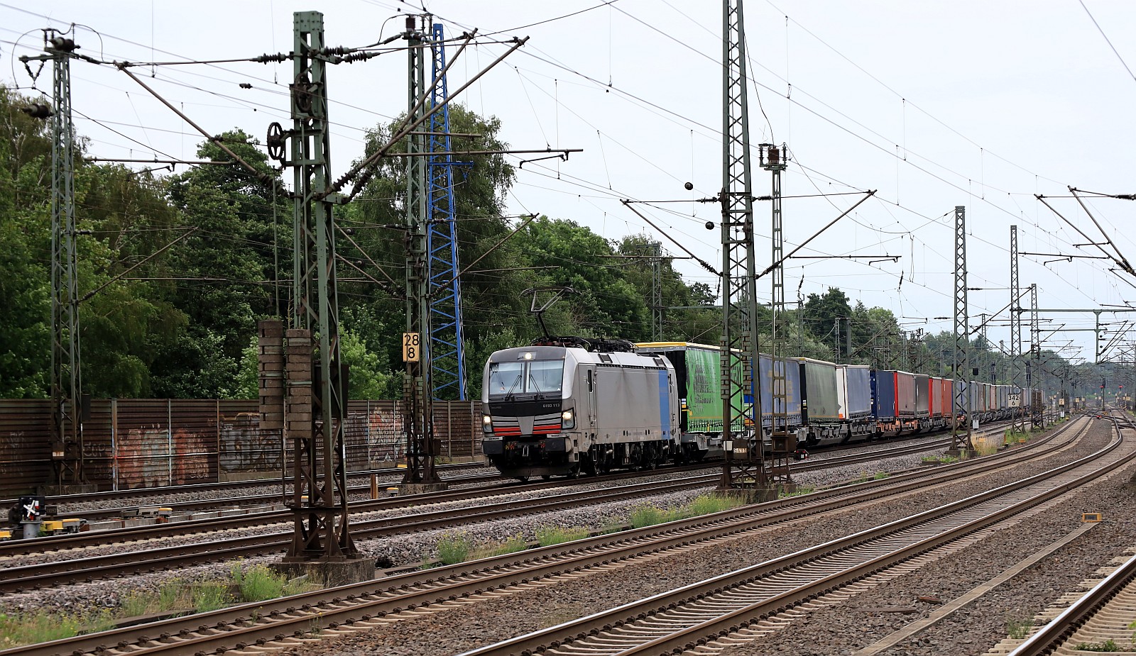 RailPool 193 113-8 REV/MMAL/04.05.23 mit KLV Zug. HH-Harburg 18.07.2026