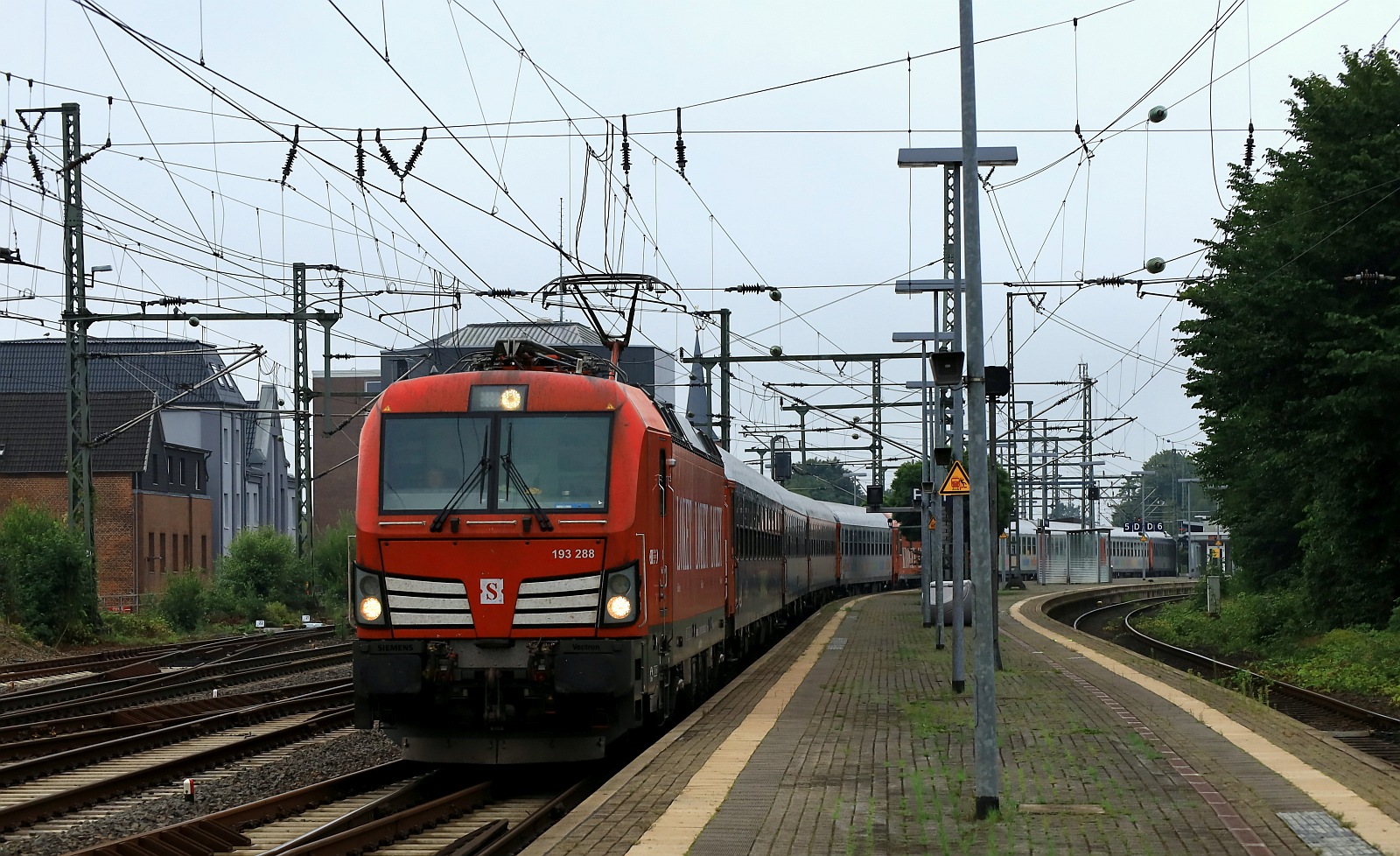 Snälltåget D 306 mit Zuglok 193 288-8 auf dem Weg in den Norden. NMS 29.07.2023