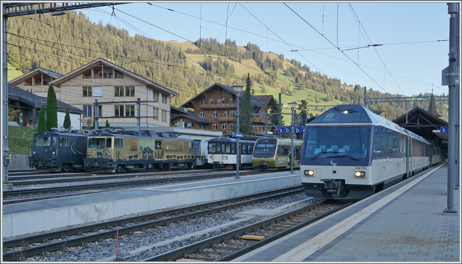 Viel MOB in Zweisimmen - Von Links nach Rechts:  GDe 4/4 6002 und 6003, Be 4/4 1006, Be 4/4 (Lenkerpendel) und der Ast 116. 

7. Okt. 2023