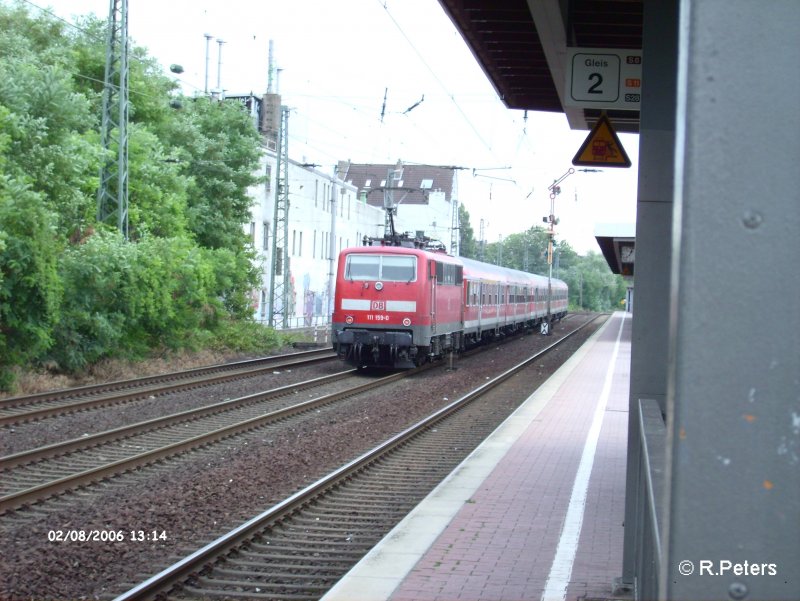 111 159 schiebt den RE aus Venlo durch Dsseldorf-Vlklingerstrasse. 02.08.06