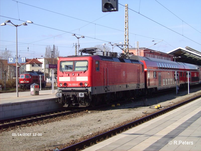 114 032-6 verlsst Frankfurt/Oder mit den RE1 Eisenhttenstadt. 14.03.07