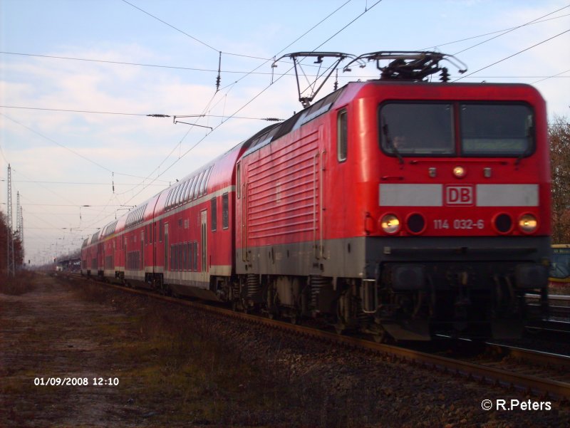 114 032-6 zieht bei Berlin-friedrichshain den RE1 Eisenhttenstadt. 09.01.08